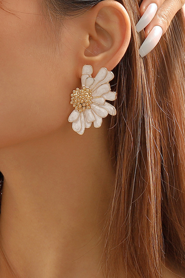 Retro Alloy Floral Pattern Earrings-consonak