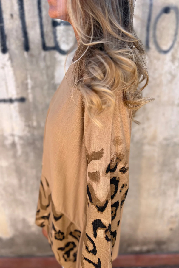 Leopard Print Loose-fitting Round Neck Long-sleeved Casual Top-consonak