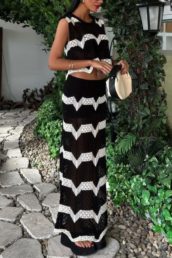 Black and White Color-blocked Sleeveless Cropped Top and Stretchy Knit Maxi Skirt Set-consonak