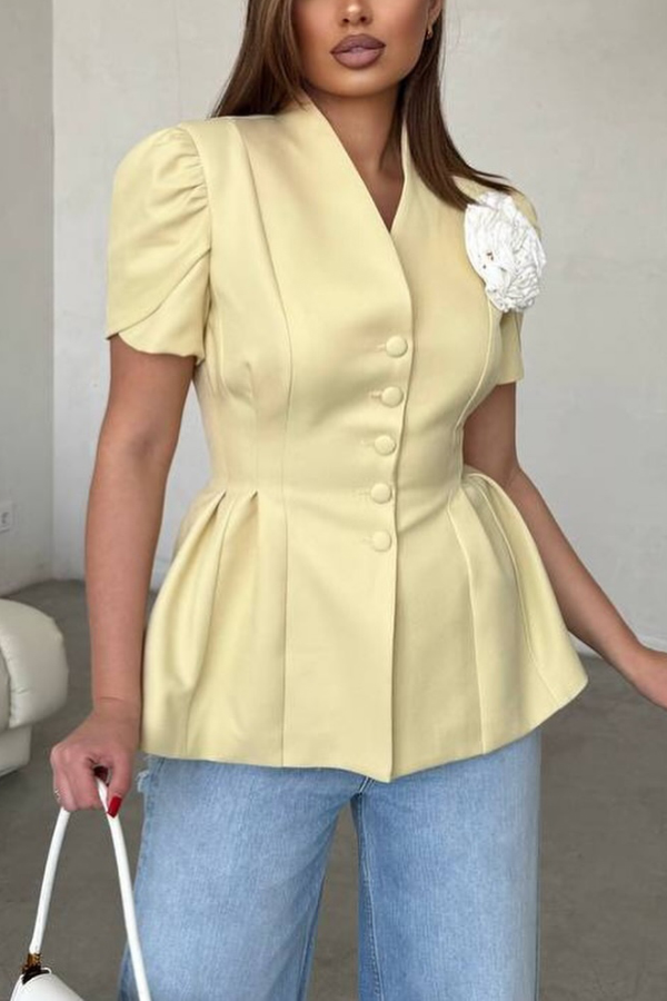 Stylish Floral-decorated V-neck Short-sleeved Button-down Blazer