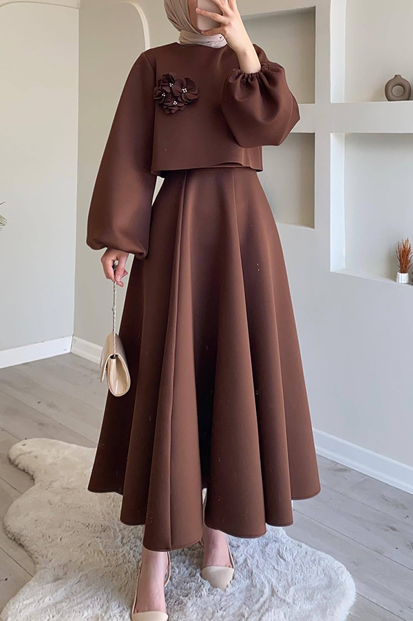 Solid Color Flower-embellished Lantern Sleeve Loose Top and Casual Maxi Skirt Set-consonak