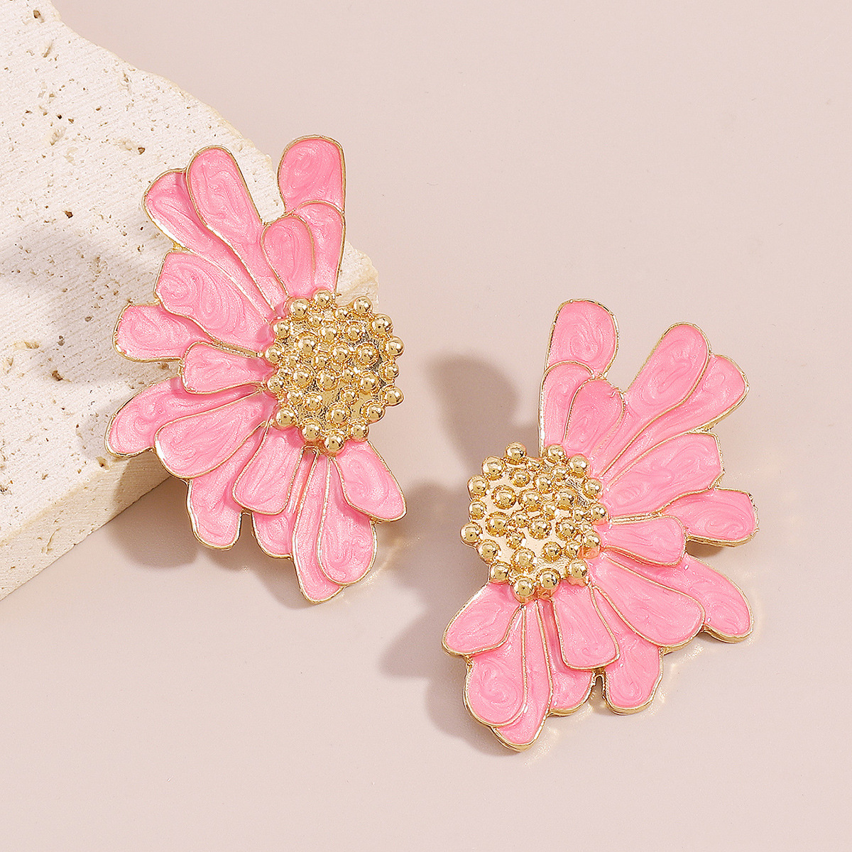 Retro Alloy Floral Pattern Earrings-consonak