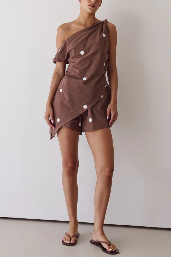 Unique Printed Asymmetrical Off-shoulder Top and Elastic Waist Casual Pocket Shorts Set