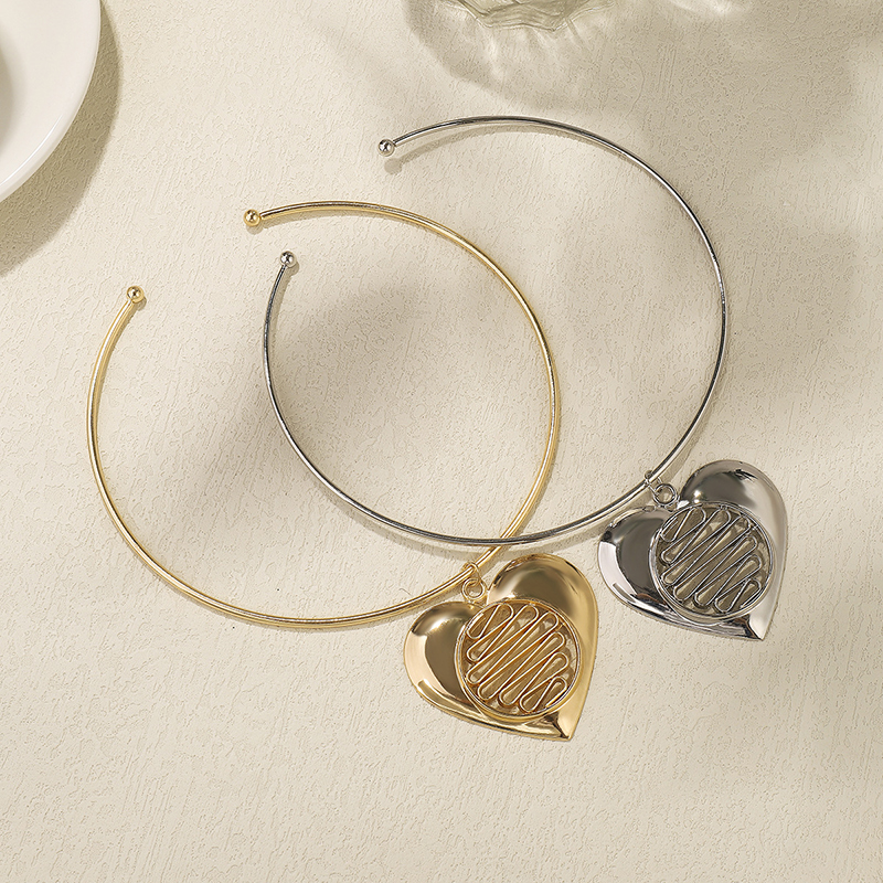 Hollow Love Metal Style Simple Necklace-consonak