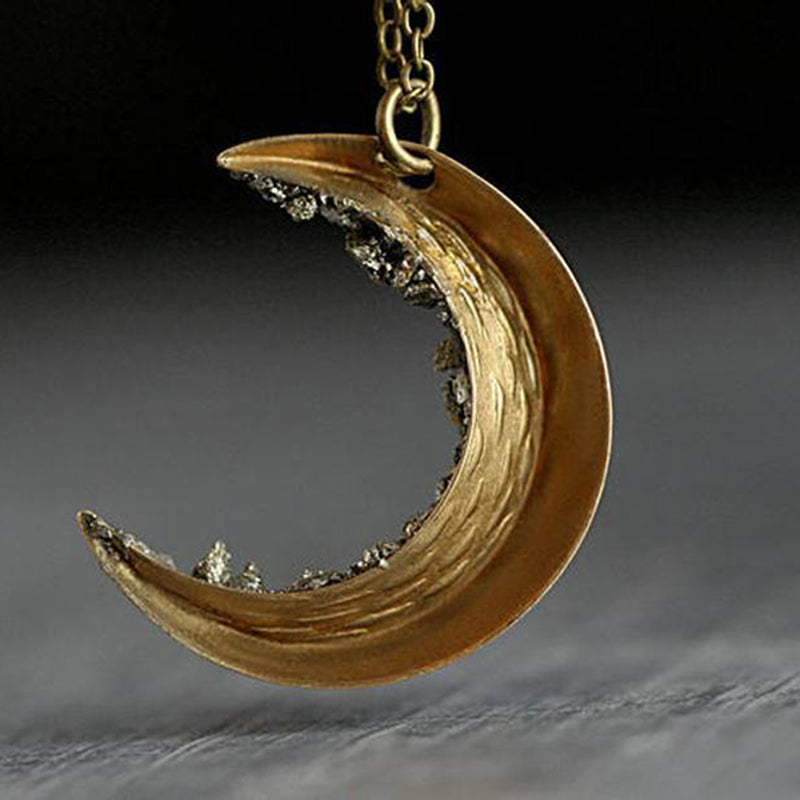 Vintage Moon-shaped Diamond Necklace-consonak