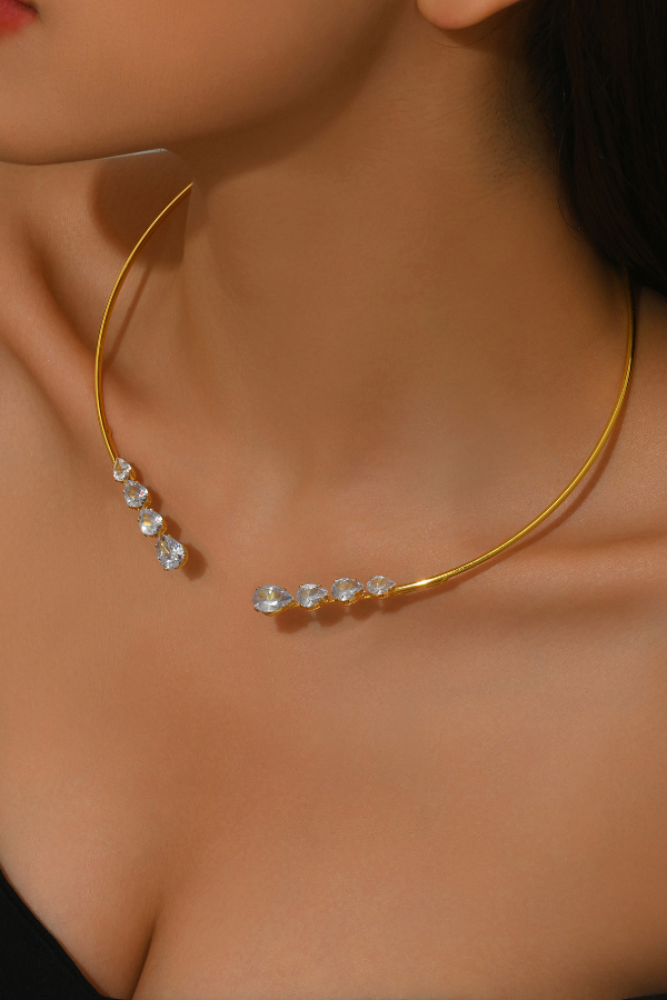 Fashionable Teardrop-shaped Zircon Copper Coil Open Necklace