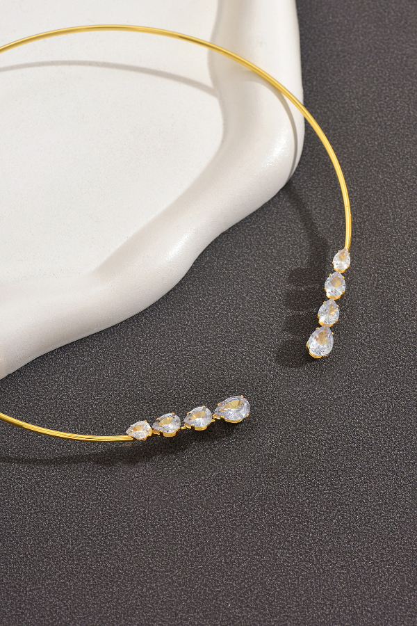 Fashionable Teardrop-shaped Zircon Copper Coil Open Necklace