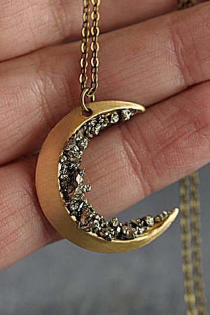 Vintage Moon-shaped Diamond Necklace-consonak