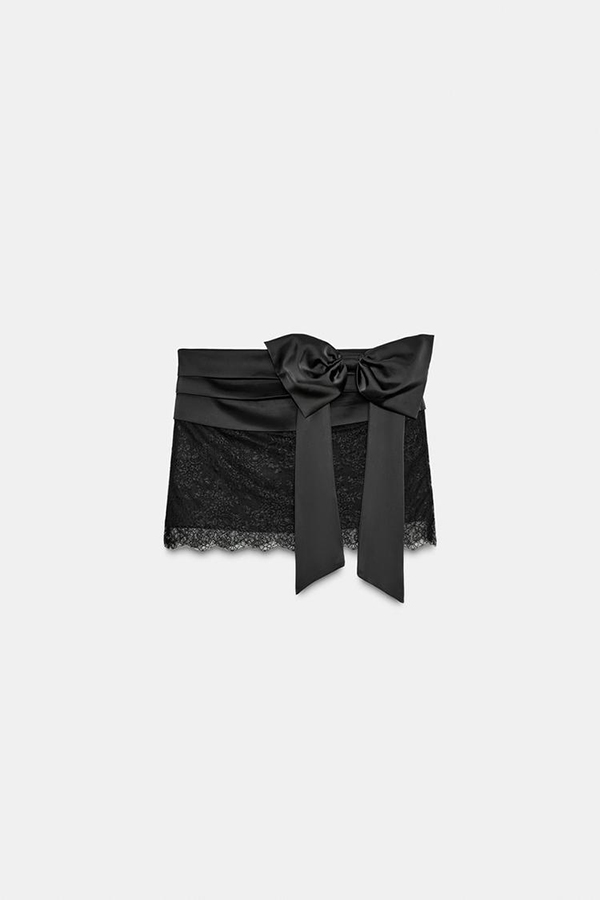 Anna Satin Bow Appliqué Mid Rise Lace Hem Mini Skirt | Consonak