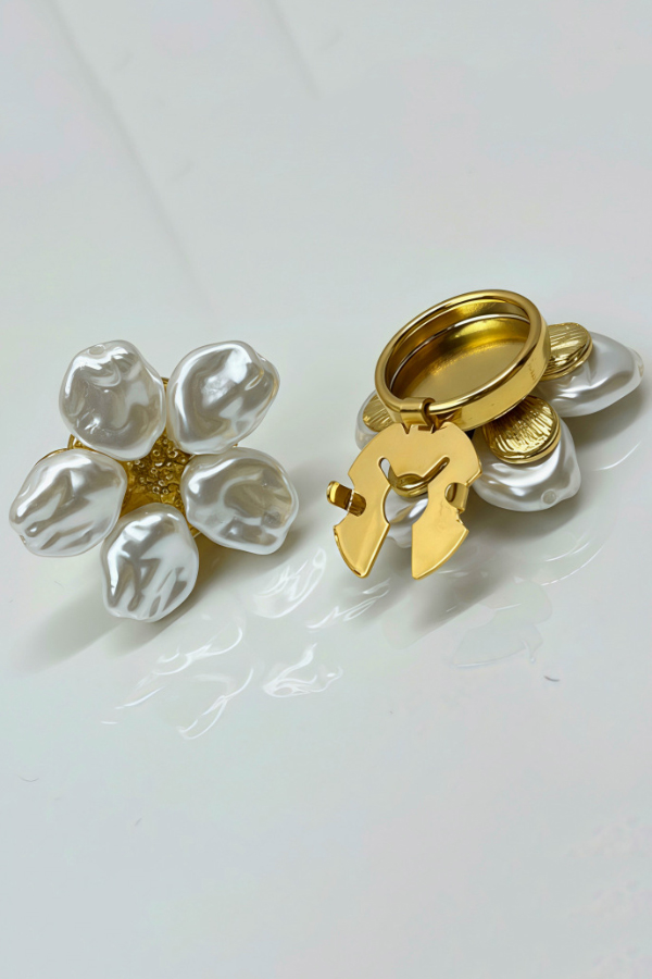 Cute Pearl Flower-shaped Cufflinks | Consonak