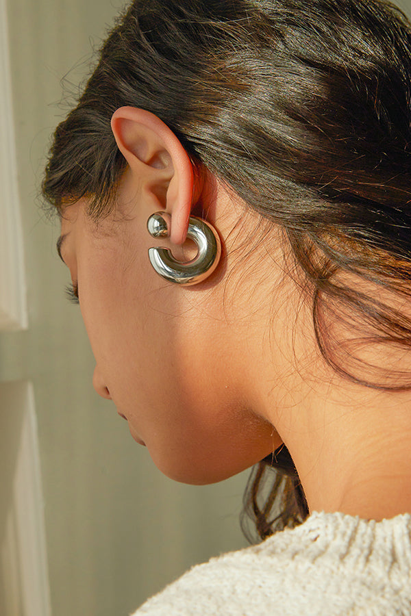 Fashionable C-shaped Niche Earrings | Consonak