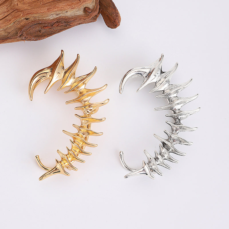 Thorn Spine Skeleton Mechanical Wind Earhook | Consonak
