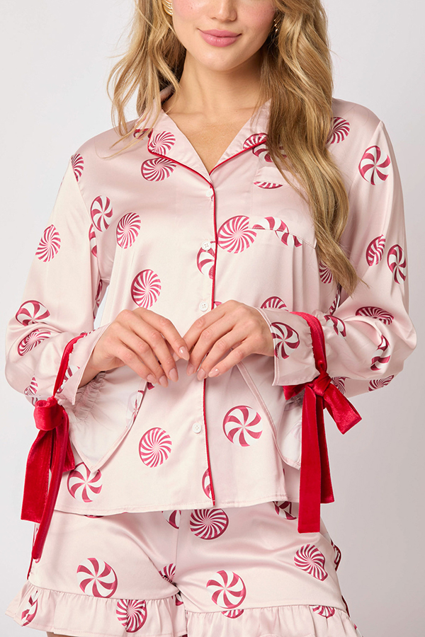 Christmas Fashion Printed Bow Tie Top and Elastic Waist Ruffle Shorts Set-consonak