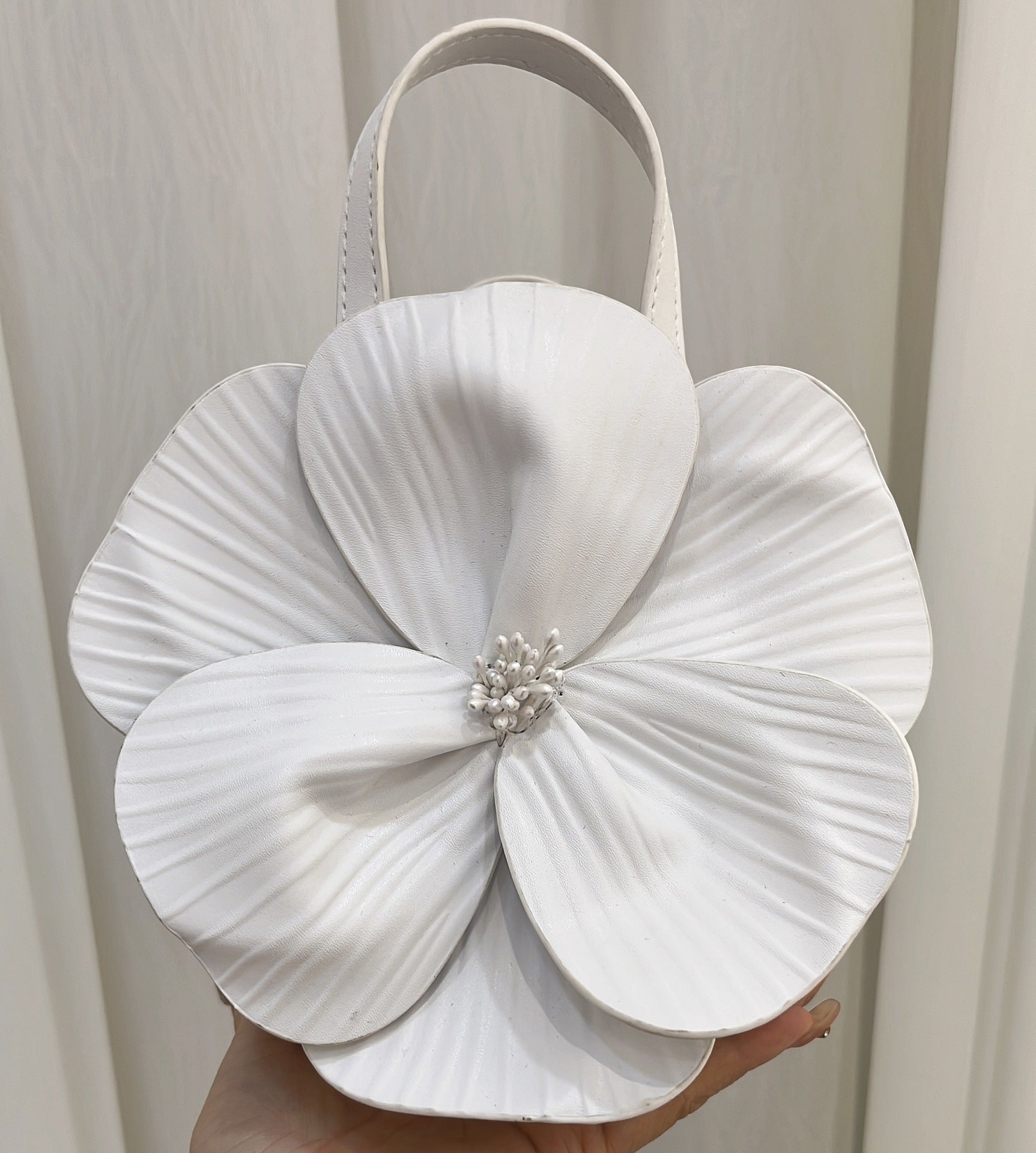 Fashionable 3D Petal Flower Solid Color Collar Handbag (including Lining)-consonak