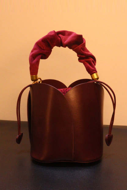 Luxury Petal-shaped Bucket Bag-consonak