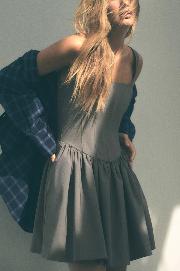 Solid Velvet Square Neck Slim Fit Mini Dress-consonak