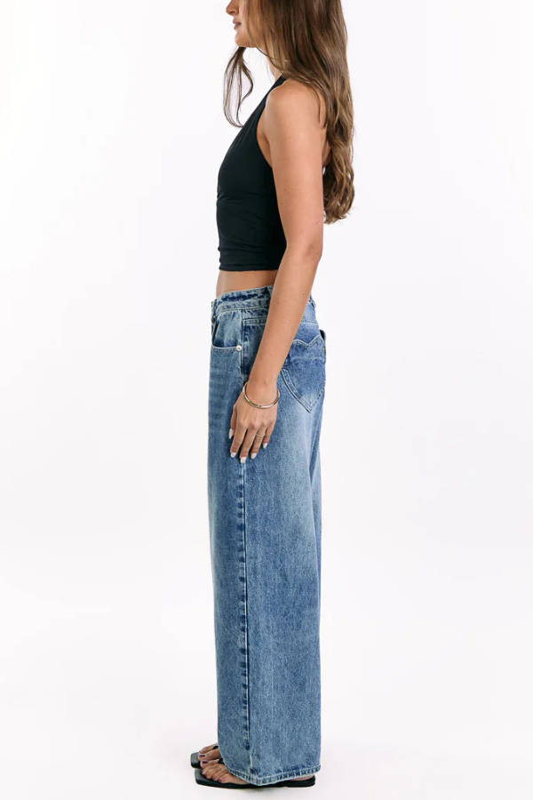 Retro-style Loose Heart-shaped Back Pockets Wide-leg Jeans