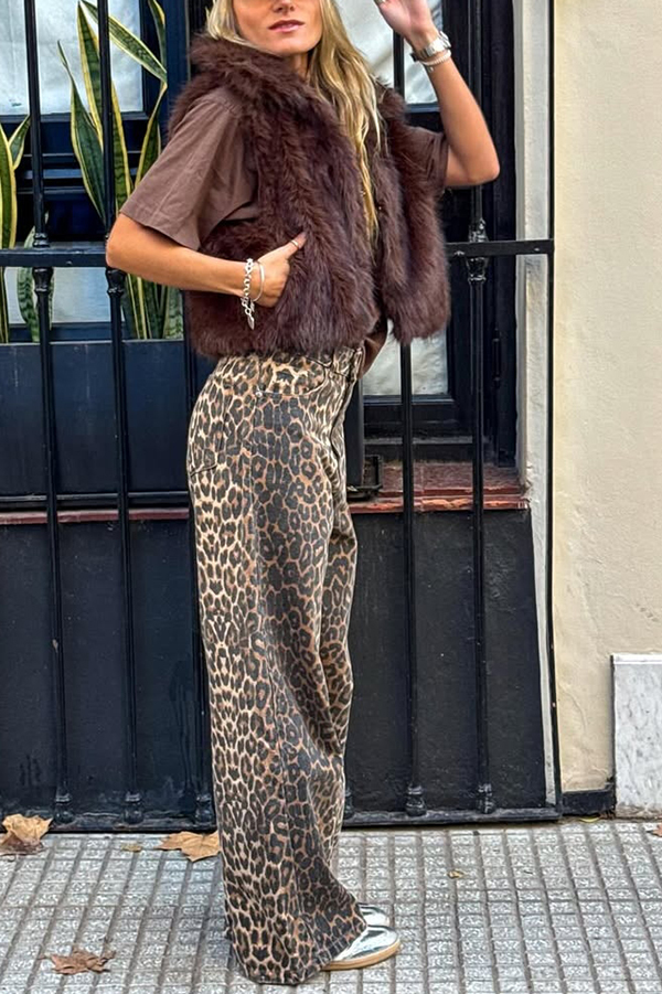 Stylish Collared Sleeveless Short Faux Fur Vest-consonak