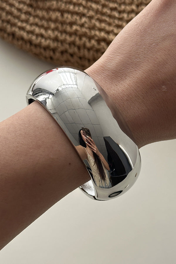 Fashionable Curved Resin Wide Bracelet-consonak