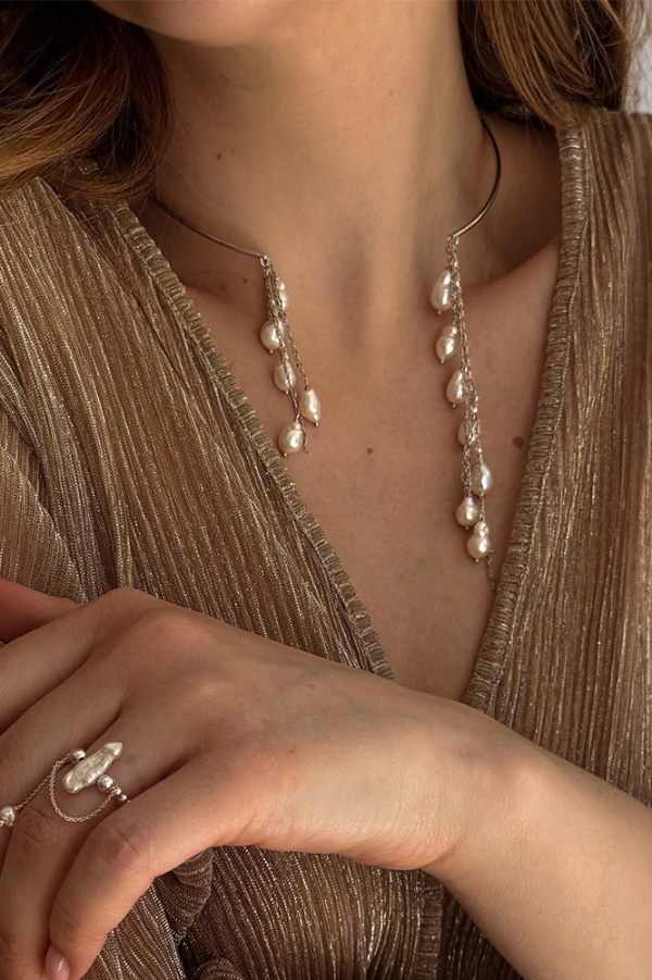 Elegant Pearl Tassel Minimalist Metal Necklace | Consonak