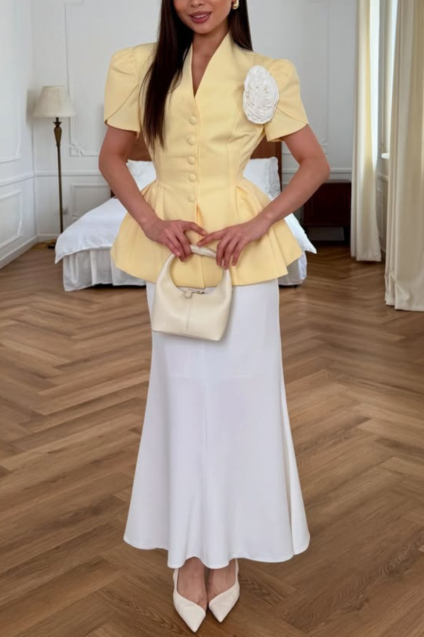 Stylish Floral-decorated V-neck Short-sleeved Button-down Blazer