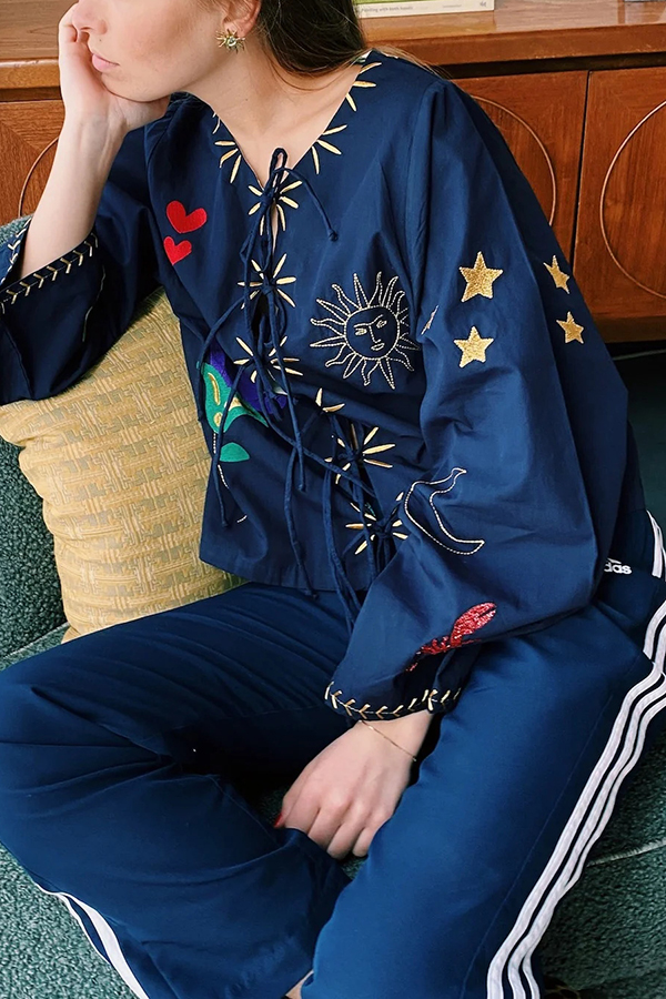 Fashionable Embroidered Lace-up Long-sleeved Loose Top-consonak