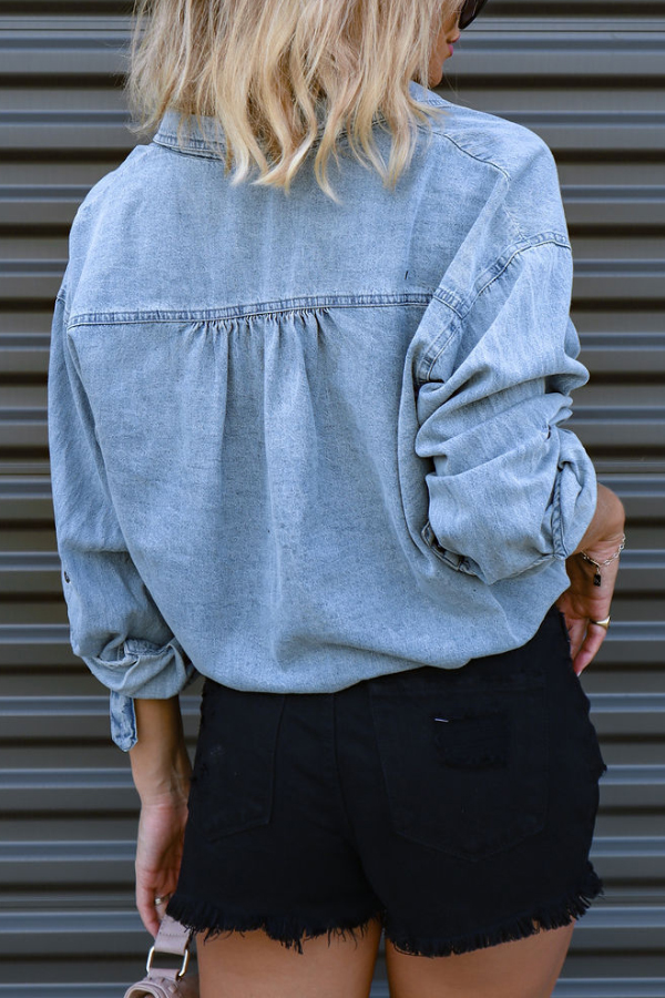 Stylish Lapel Long-sleeved Pocket Button Casual Denim Shirt