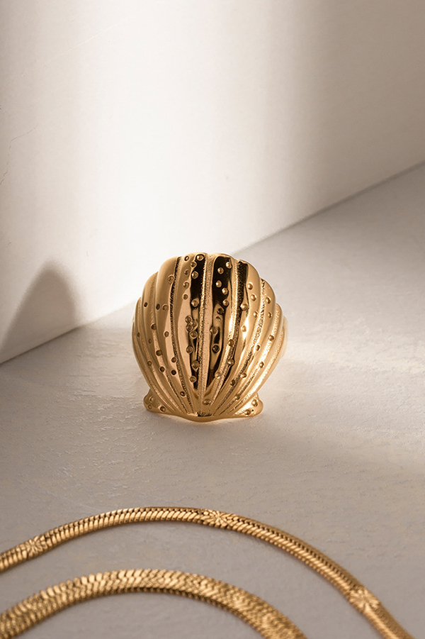 Fashionable and Luxurious Gold Shell Open Ring-consonak