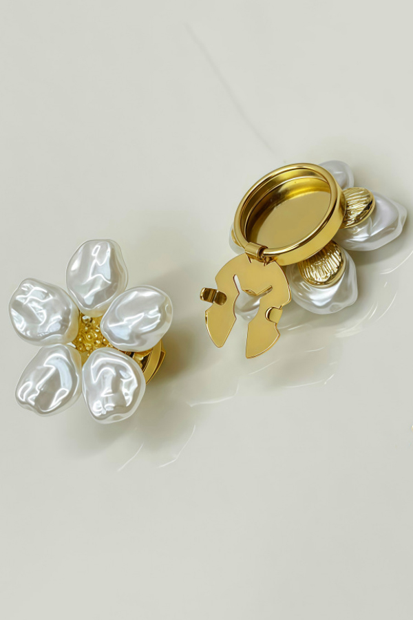 Cute Pearl Flower-shaped Cufflinks | Consonak