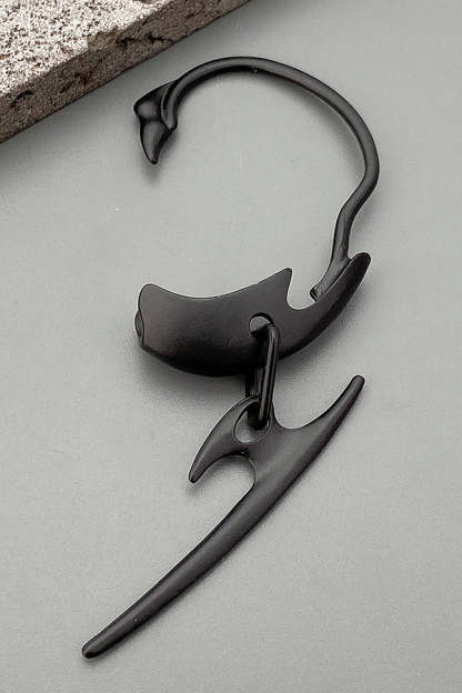 Thorn Spine Skeleton Mechanical Wind Earhook-consonak