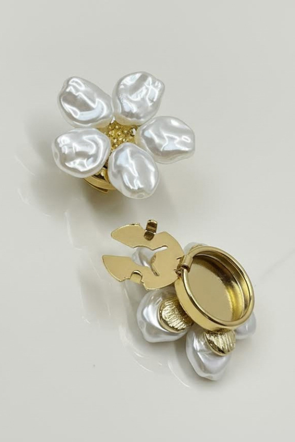 Cute Pearl Flower-shaped Cufflinks | Consonak