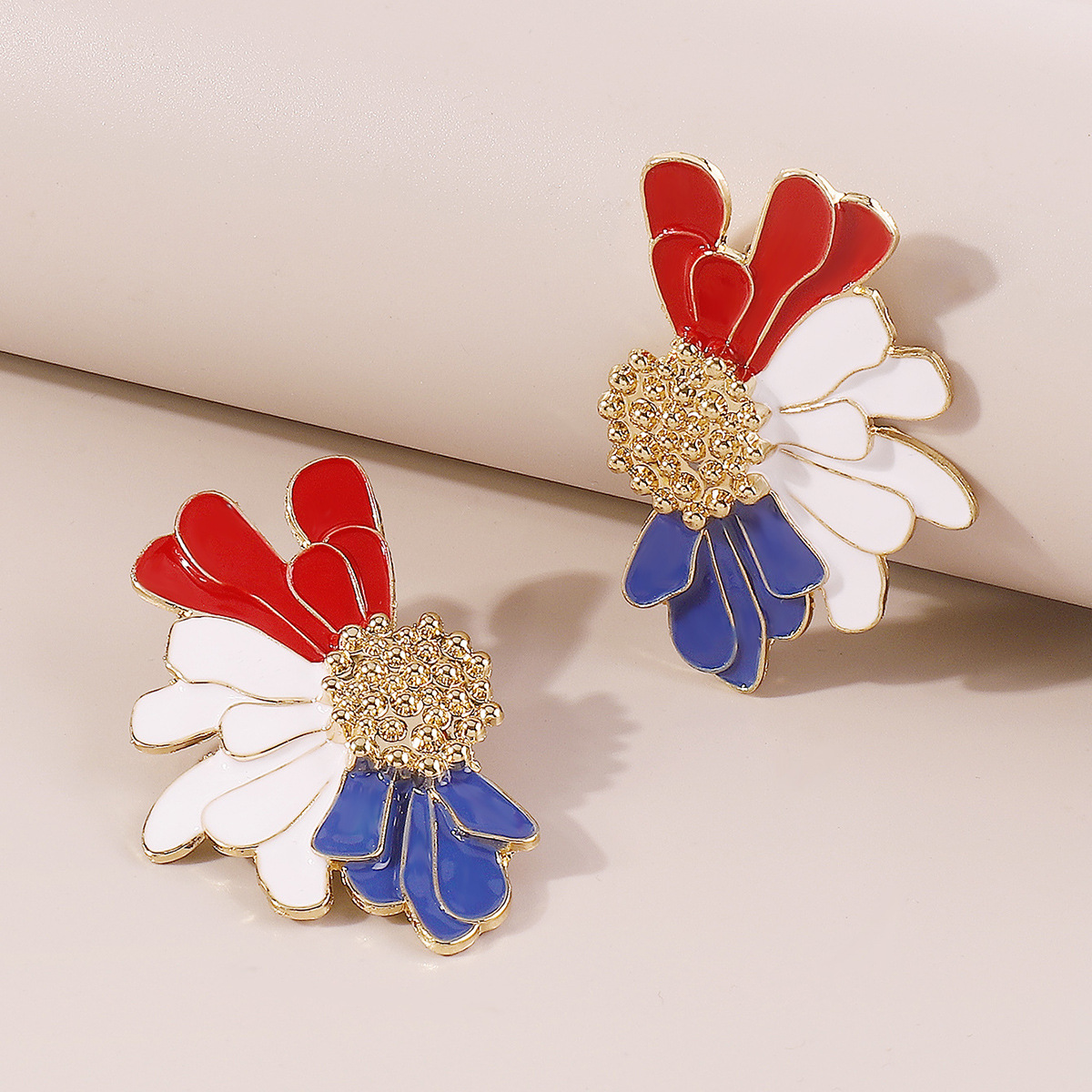 Retro Alloy Floral Pattern Earrings-consonak