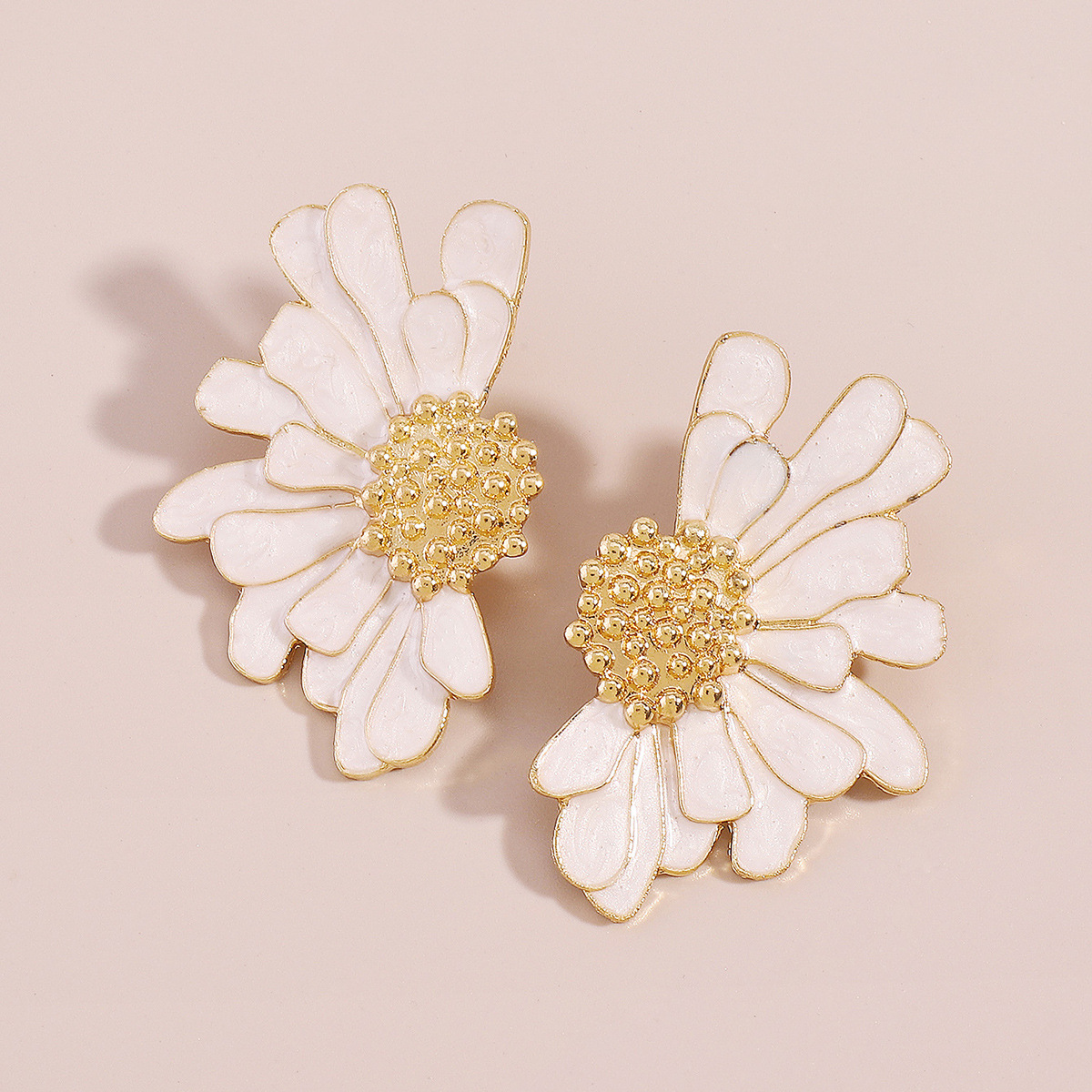 Retro Alloy Floral Pattern Earrings-consonak