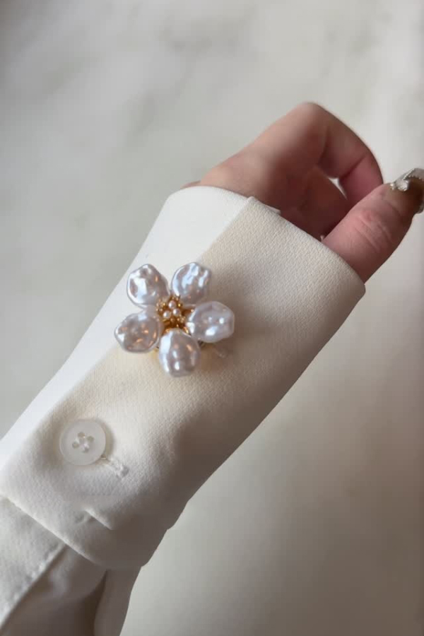 Cute Pearl Flower-shaped Cufflinks | Consonak