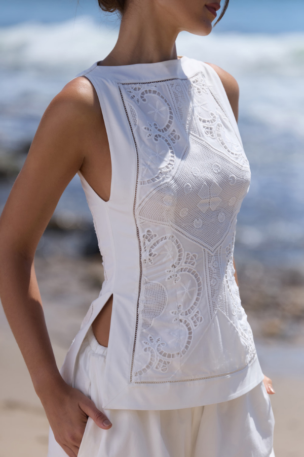 Exquisite and Beautiful Cutout Lace Embroidery Design Boat Neck Sleeveless Slit Top