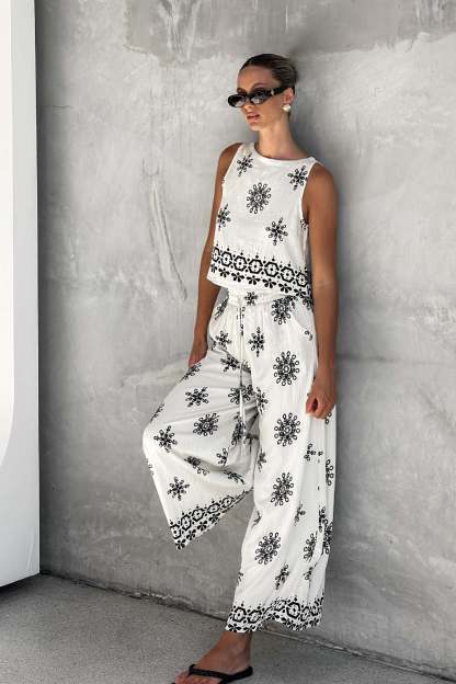 Unique Printed Round Neck Sleeveless Button Top and Elastic Waist Pocket Wide Leg Pants Set-consonak