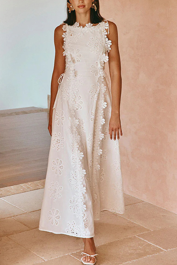 Mairi Embroidery Hollow Fabric Delicate Flower Trim Side Lace-up Maxi Dress