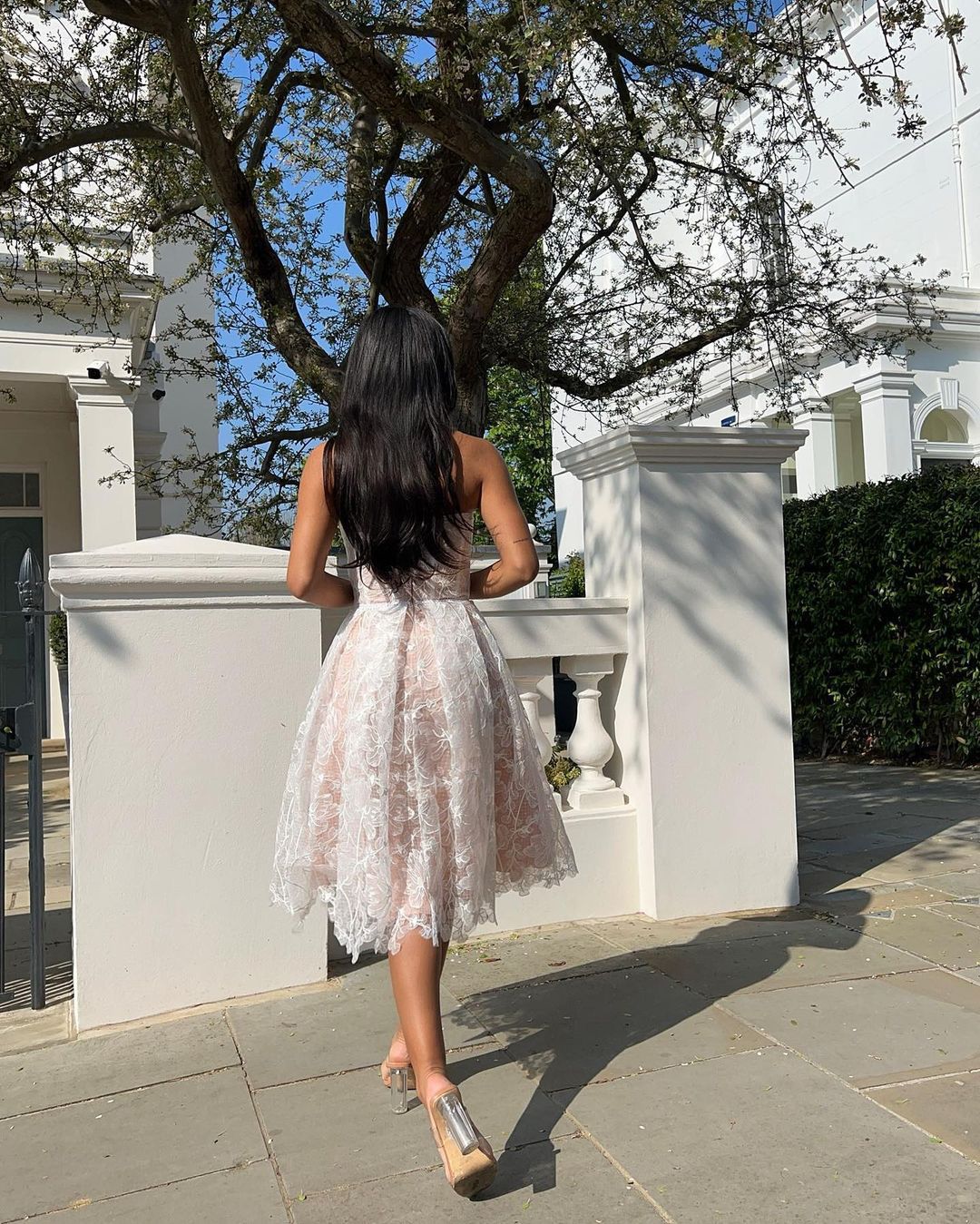 Ladies' Sexy Cup Embroidered Lace Evening Dress, Evening Women's Beach Resort Dress, Tight Skincare Dress-consonak