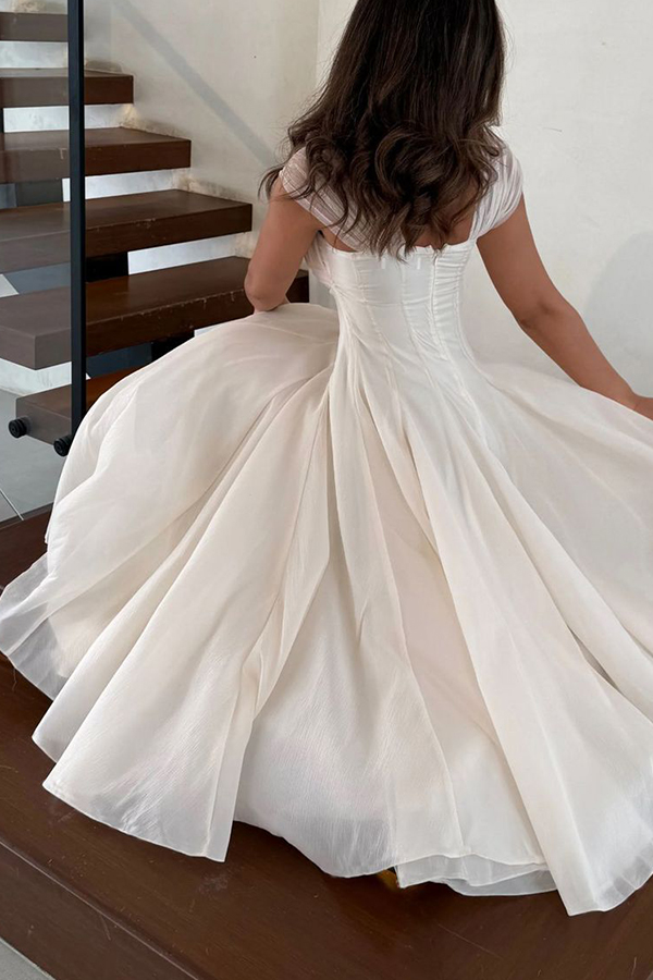 Elegant Sleeveless Waist-cinching Tulle Full-hem Maxi Dress-consonak