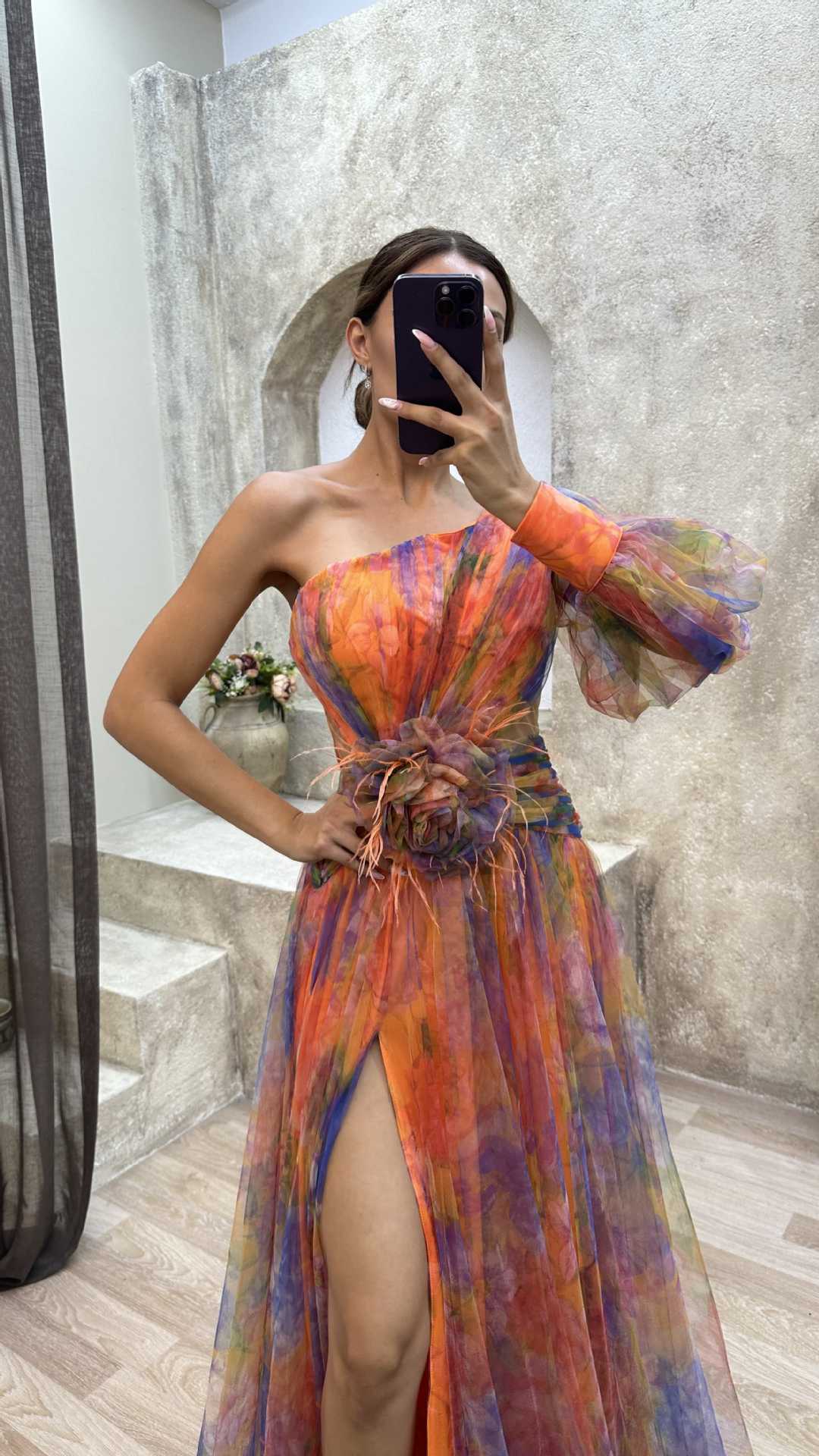 Elegant and beautiful chiffon floral pleated single shoulder sleeve slit long skirt for family-Consonak