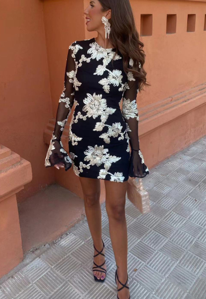 Ladies' lace and lace fashionable backless flared sleeves, hip hugging sexy dress, sexy slim fit-consonak