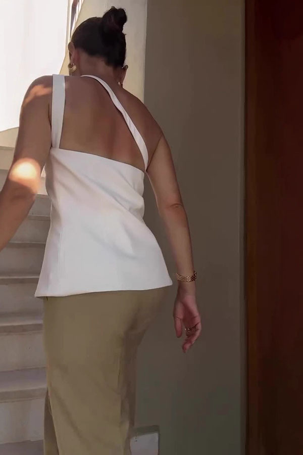 Full of Design Solid Color One Shoulder Asymmetric Slit Button Casual Vest-consonak