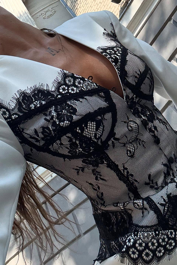 Saela Contrast Lace Corset Design V-neck Long Sleeve Tulip Mini Dress-consonak