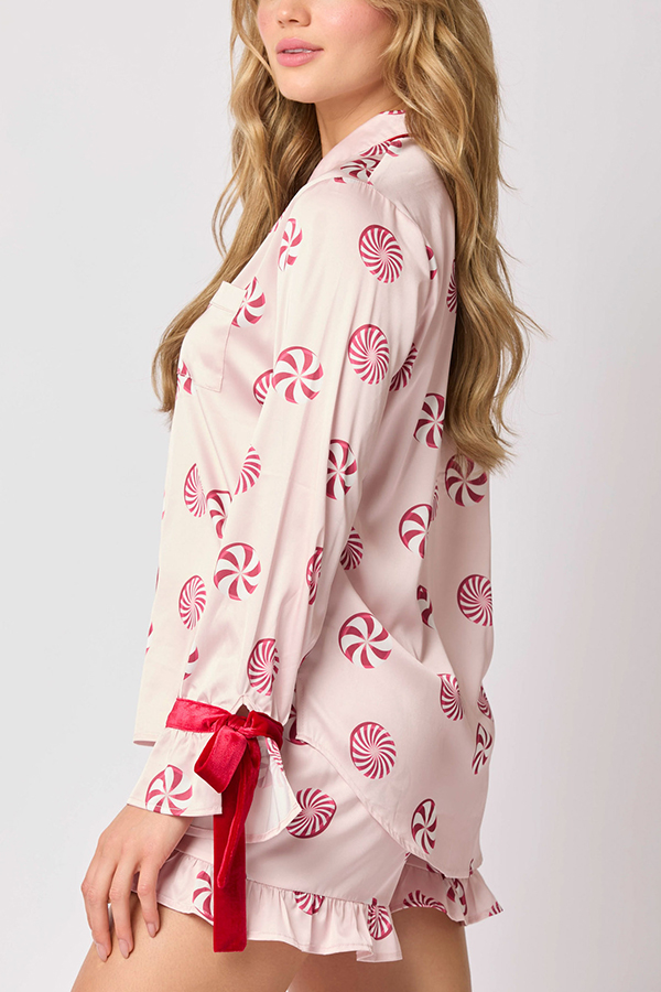 Christmas Fashion Printed Bow Tie Top and Elastic Waist Ruffle Shorts Set-consonak