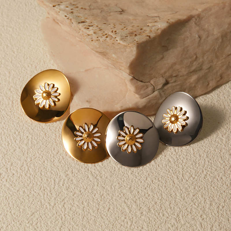 Fashionable Daisy Disc Earrings-consonak