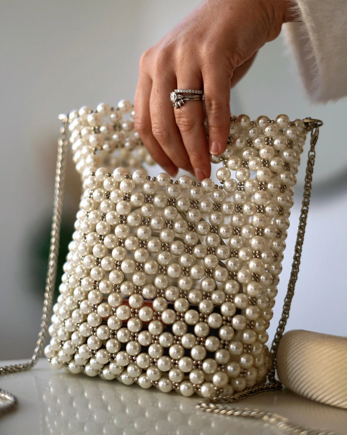 Pearl Bucket Shoulder Grab Handbag-consonak