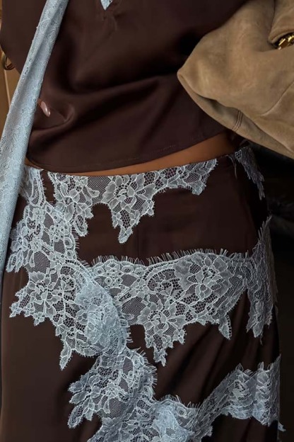 Sunday Social Contrast Color Satin Lace Trim Mid Rise Maxi Skirt-consonak