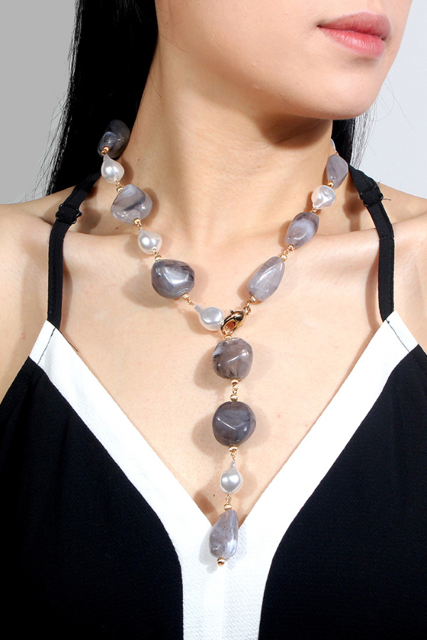 Vintage-style Irregular Beaded Necklace | Consonak