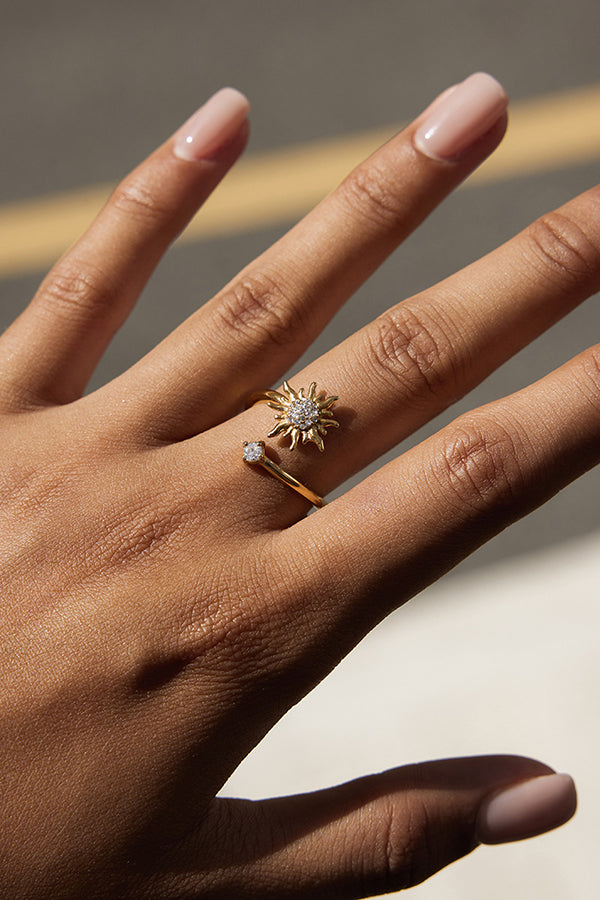 Fashionable Zircon Sun-shaped Stainless Steel Ring-consonak