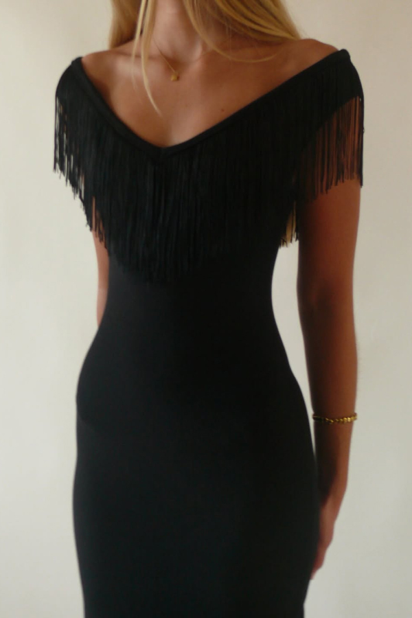 Solid Color V-neck Off-shoulder Slim-fit Tassel Midi Dress | Consonak